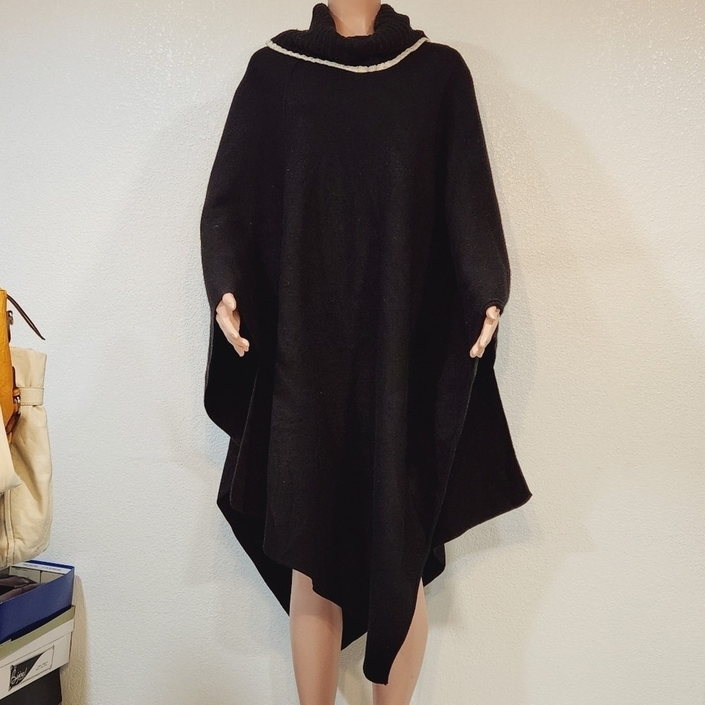 Zara Oversized Heavy Weight Knit Wool Turtle Neck Cape Size S ( Fits All Sizes )